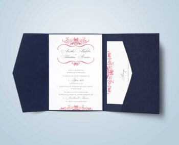 Zaproszenie ślubne w folderze z gustownymi ozdobnikami w kolorze różu