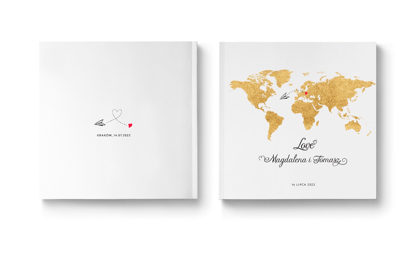 Księga wpisów gości z okładką z mapą świata w złotym kolorze