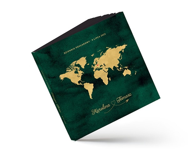 Zielona księga gości ze złotą Mapą Świata