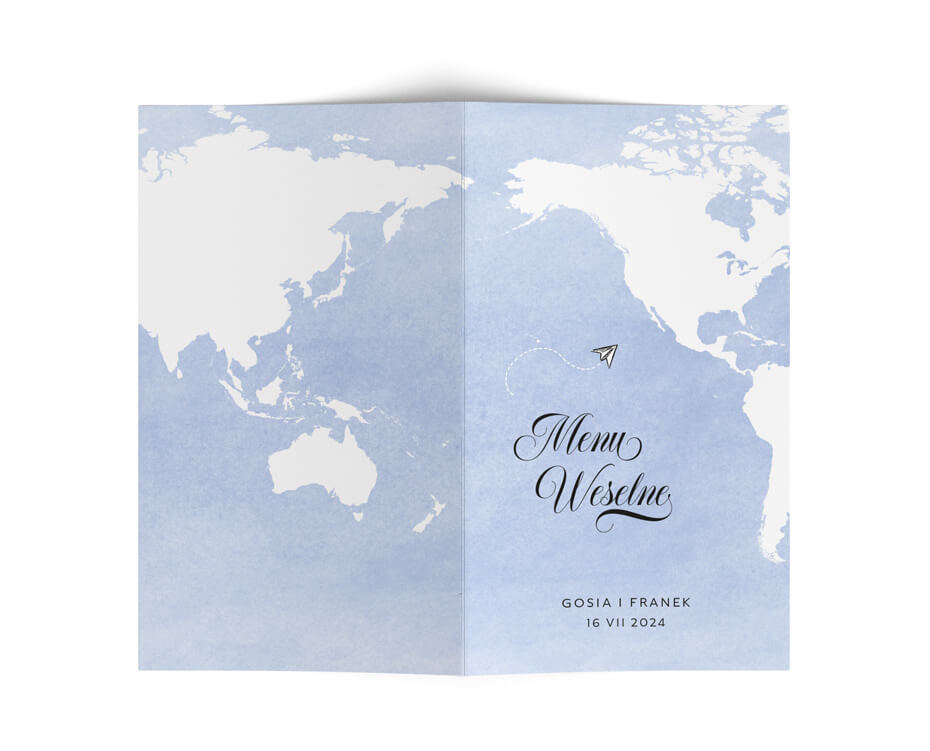 Jasnoniebieskie karty menu na wesele, motyw podróży i mapy